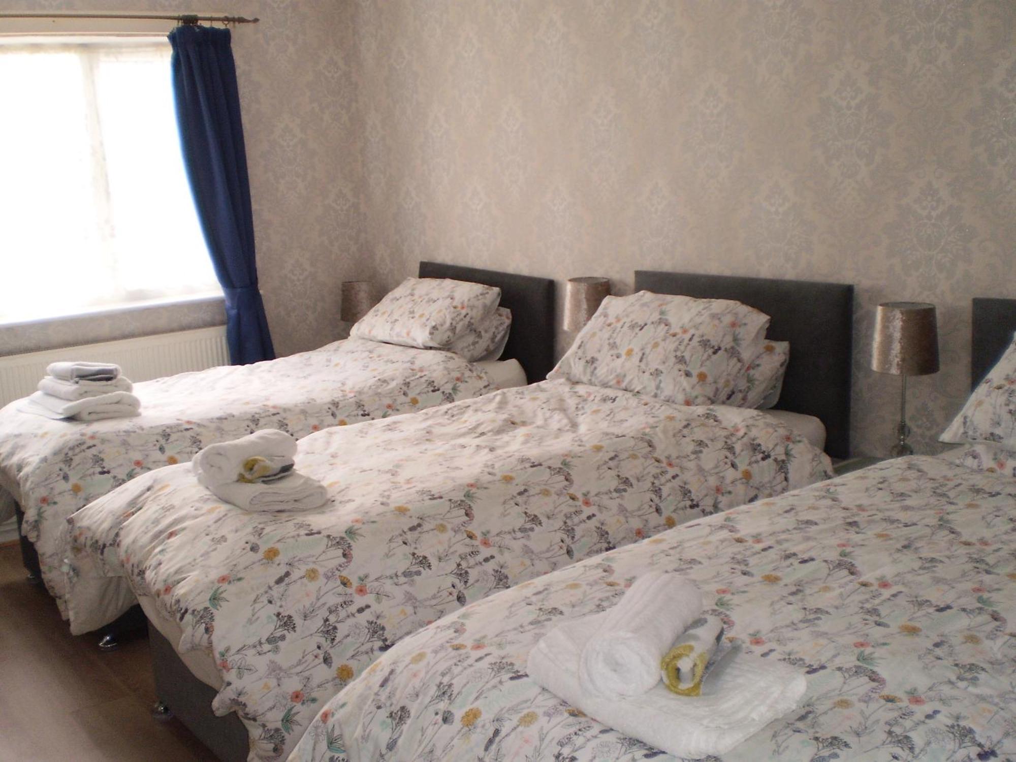 Sportsmans Lodge Bed And Breakfast Amlwch Phòng bức ảnh